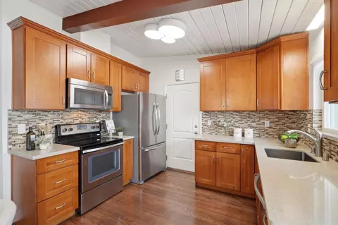 Kitchen - 321 Anna Ave, Mountain View, CA 94043 photo 1 of 3