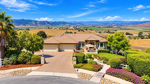 323 Taryn Ct, Hollister, CA 95023