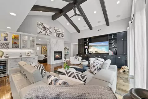 Living - 1052 Mcbain Ave, Campbell, CA 95008 photo 14 of 17