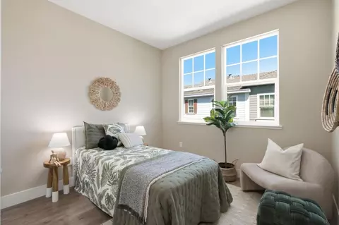 Bedroom - 350 Circuit Way, Mountain View, CA 94043 photo 5 of 6