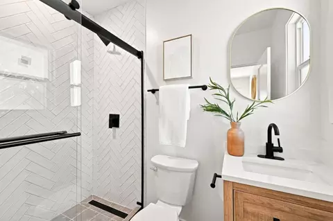 Bath - 200 Magnolia Ave, Millbrae, CA 94030 photo 2 of 3