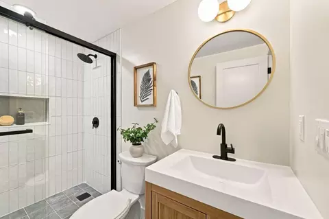 Bath - 200 Magnolia Ave, Millbrae, CA 94030 photo 3 of 3