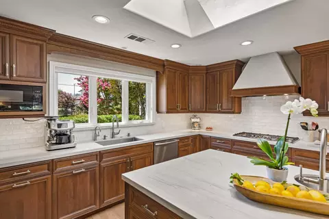 Kitchen - 1068 Rose Ave, Mountain View, CA 94040 photo 2 of 3