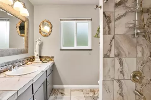 Bath - 1175 Marilyn Ln, Aromas, CA 95004 photo 3 of 3