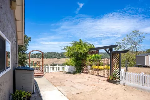 Exterior - 1175 Marilyn Ln, Aromas, CA 95004 photo 10 of 25