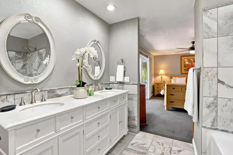 Bath - 1175 Marilyn Ln, Aromas, CA 95004 photo 2 of 3