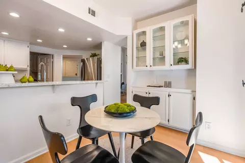 Dining - 454 Mountain Laurel Ct, Mountain View, CA 94043 photo 6 of 7