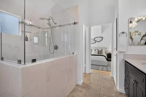 Bath - 454 Mountain Laurel Ct, Mountain View, CA 94043 photo 5 of 6