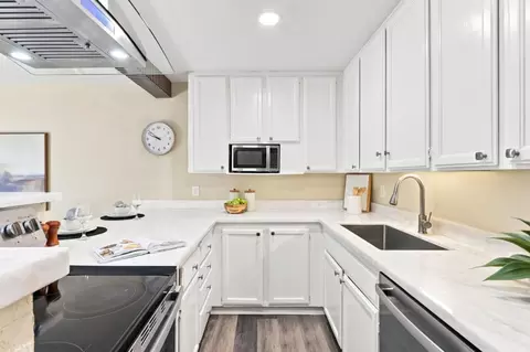 Kitchen - 3591 S Bascom Ave 13, Campbell, CA 95008 photo 2 of 4