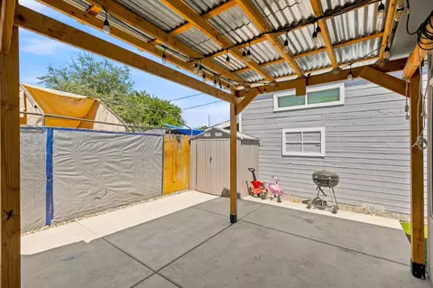 Exterior - 521 Oregon St, Manteca, CA 95337 photo 6 of 6