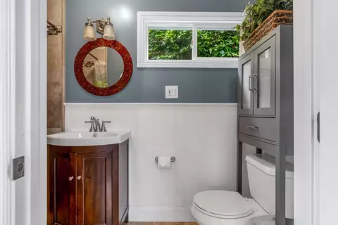 Bath - 326 Channing Way, Pacifica, CA 94044 photo 2 of 2