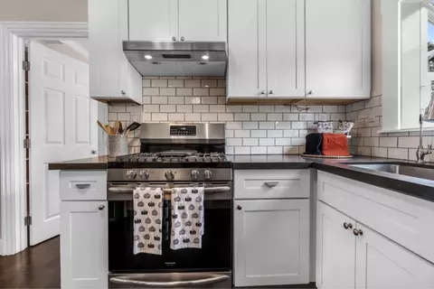 Kitchen - 326 Channing Way, Pacifica, CA 94044 photo 3 of 3