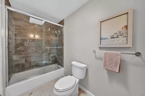 Bath - 2355 Beach Blvd 204, Pacifica, CA 94044 photo 2 of 4