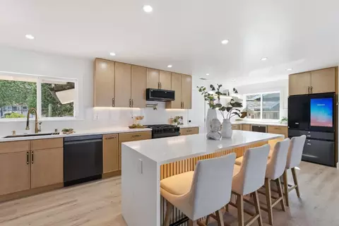 Kitchen - 141 Rishell Dr, Oakland, CA 94619 photo 1 of 7