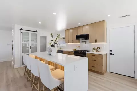 Kitchen - 141 Rishell Dr, Oakland, CA 94619 photo 2 of 7