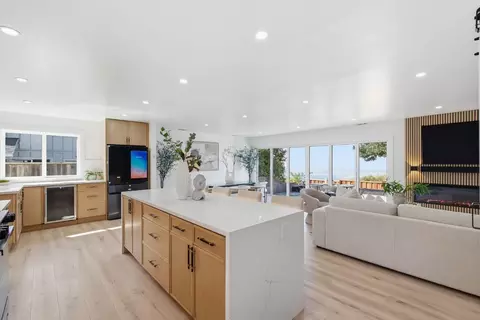 Kitchen - 141 Rishell Dr, Oakland, CA 94619 photo 5 of 7