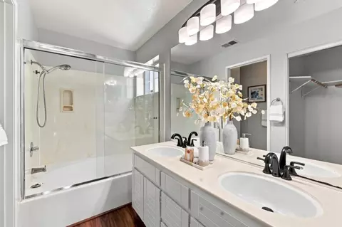Bath - 1481 Gingerwood Dr, Milpitas, CA 95035 photo 1 of 3