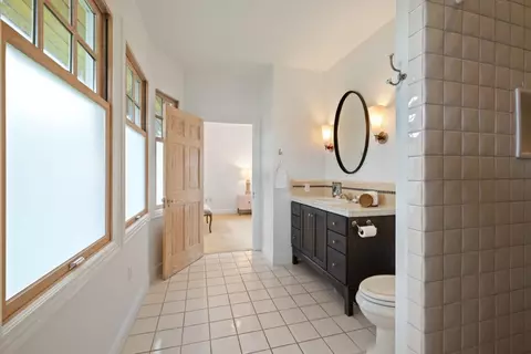 Bath - 2 Alameda Ave, Half Moon Bay, CA 94019 photo 6 of 6