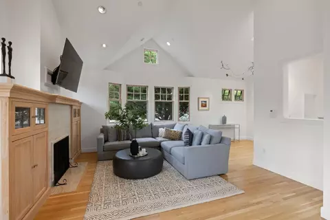 Living - 2 Alameda Ave, Half Moon Bay, CA 94019 photo 2 of 4