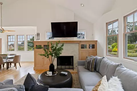 Living - 2 Alameda Ave, Half Moon Bay, CA 94019 photo 1 of 4