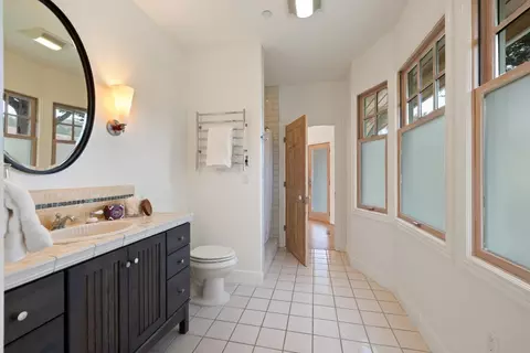 Bath - 2 Alameda Ave, Half Moon Bay, CA 94019 photo 5 of 6