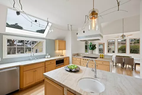 Kitchen - 2 Alameda Ave, Half Moon Bay, CA 94019 photo 6 of 8