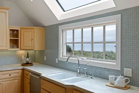 Kitchen - 2 Alameda Ave, Half Moon Bay, CA 94019 photo 3 of 8