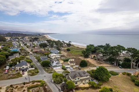 View/Area - 2 Alameda Ave, Half Moon Bay, CA 94019 photo 1 of 3