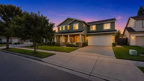 Exterior - 532 W Springer Dr, Turlock, CA 95382 photo 2 of 8