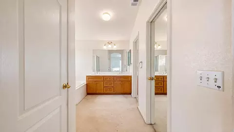 Entry Way - 532 W Springer Dr, Turlock, CA 95382 photo 6 of 7