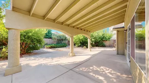 Exterior - 532 W Springer Dr, Turlock, CA 95382 photo 5 of 8