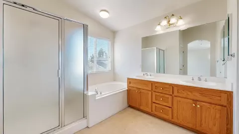 Bath - 532 W Springer Dr, Turlock, CA 95382 photo 2 of 4