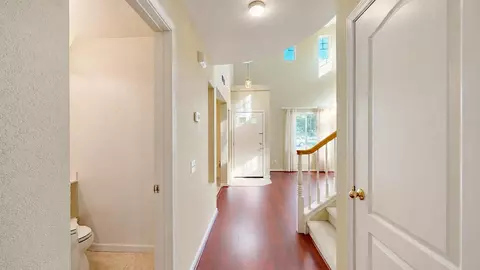 Entry Way - 532 W Springer Dr, Turlock, CA 95382 photo 2 of 7