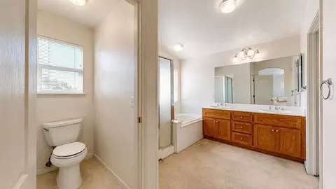 Bath - 532 W Springer Dr, Turlock, CA 95382 photo 3 of 4