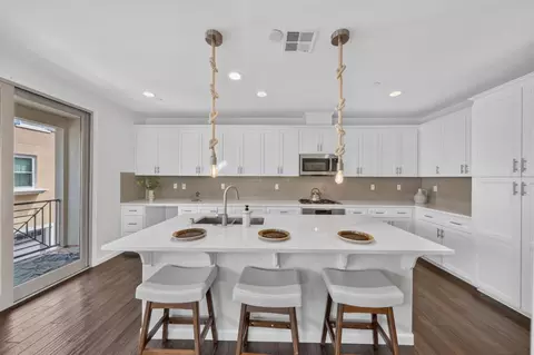 Kitchen - 318 Expedition Ln, Milpitas, CA 95035 photo 3 of 4