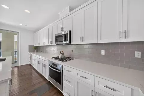 Kitchen - 318 Expedition Ln, Milpitas, CA 95035 photo 2 of 4