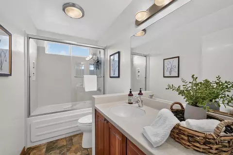Bath - 791 Prairie Creek Dr, Pacifica, CA 94044 photo 3 of 4