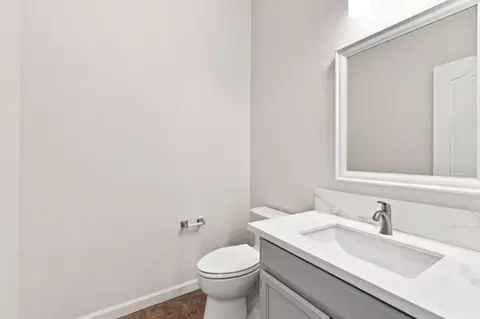 Bath - 1901 Lauritson Ln, Manteca, CA 95336 photo 1 of 6