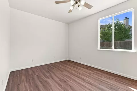 Bedroom - 1901 Lauritson Ln, Manteca, CA 95336 photo 1 of 12