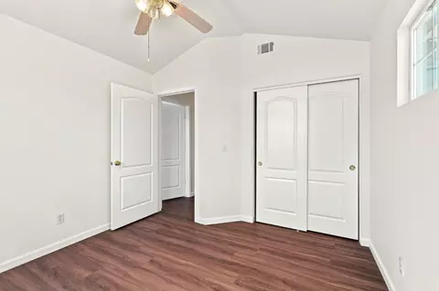 Bedroom - 1901 Lauritson Ln, Manteca, CA 95336 photo 4 of 12