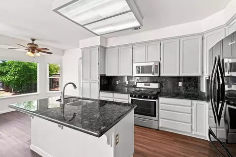 Kitchen - 1901 Lauritson Ln, Manteca, CA 95336 photo 3 of 3
