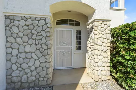 Entry Way - 1901 Lauritson Ln, Manteca, CA 95336 photo 1 of 3