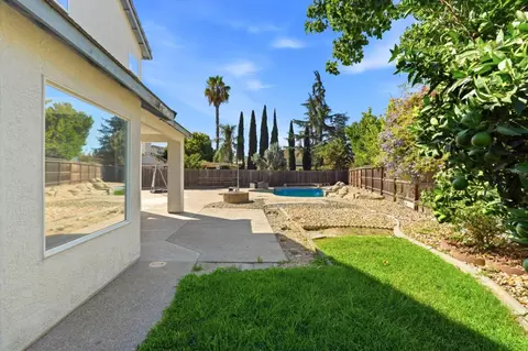 Exterior - 1901 Lauritson Ln, Manteca, CA 95336 photo 6 of 11