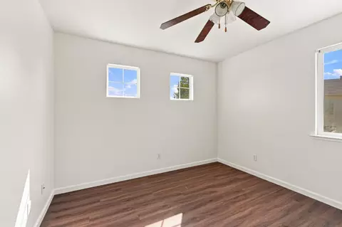 Bedroom - 1901 Lauritson Ln, Manteca, CA 95336 photo 5 of 12