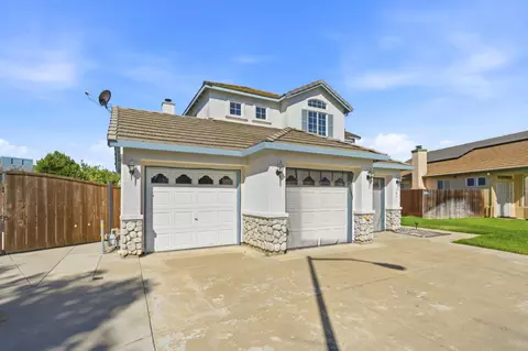 Exterior - 1901 Lauritson Ln, Manteca, CA 95336 photo 2 of 11
