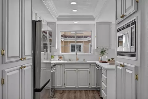 Kitchen - 18 Tyrella Ct, Mountain View, CA 94043 photo 3 of 3
