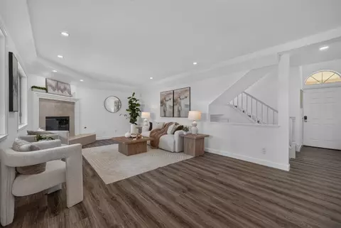 Living - 18 Tyrella Ct, Mountain View, CA 94043 photo 4 of 6