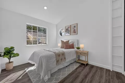Bedroom - 18 Tyrella Ct, Mountain View, CA 94043 photo 4 of 7