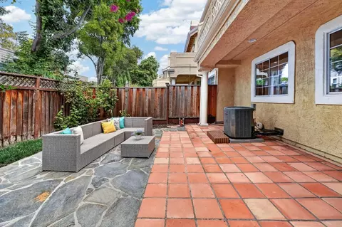 Exterior - 18 Tyrella Ct, Mountain View, CA 94043 photo 6 of 7