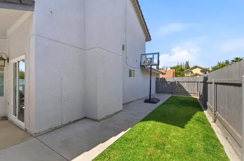 Exterior - 2512 Burlwood Dr, Modesto, CA 95355 photo 5 of 10